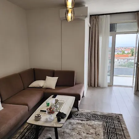 Apartment Flat Sheles